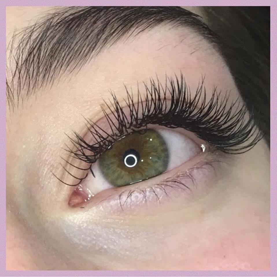 Russian Lashes vs Classic, what’s the difference?